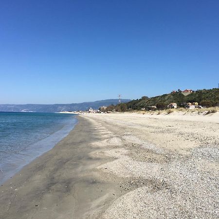 Casa Sulla Spiaggia- Mortelle Messina Buitenkant foto
